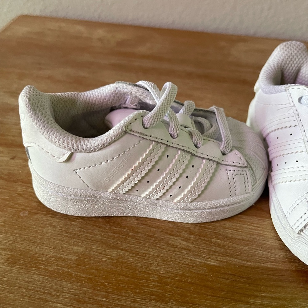 Adidas toddler sneaker white